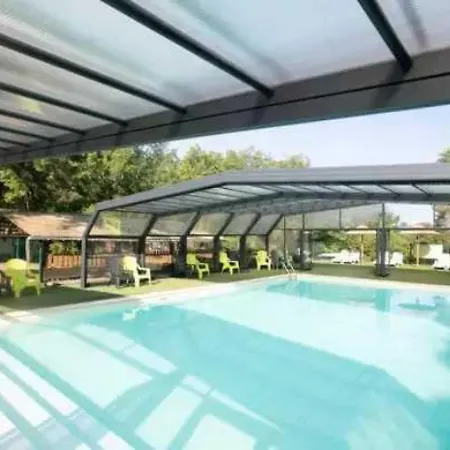 3 Etoiles - Piscine - Eecc0e